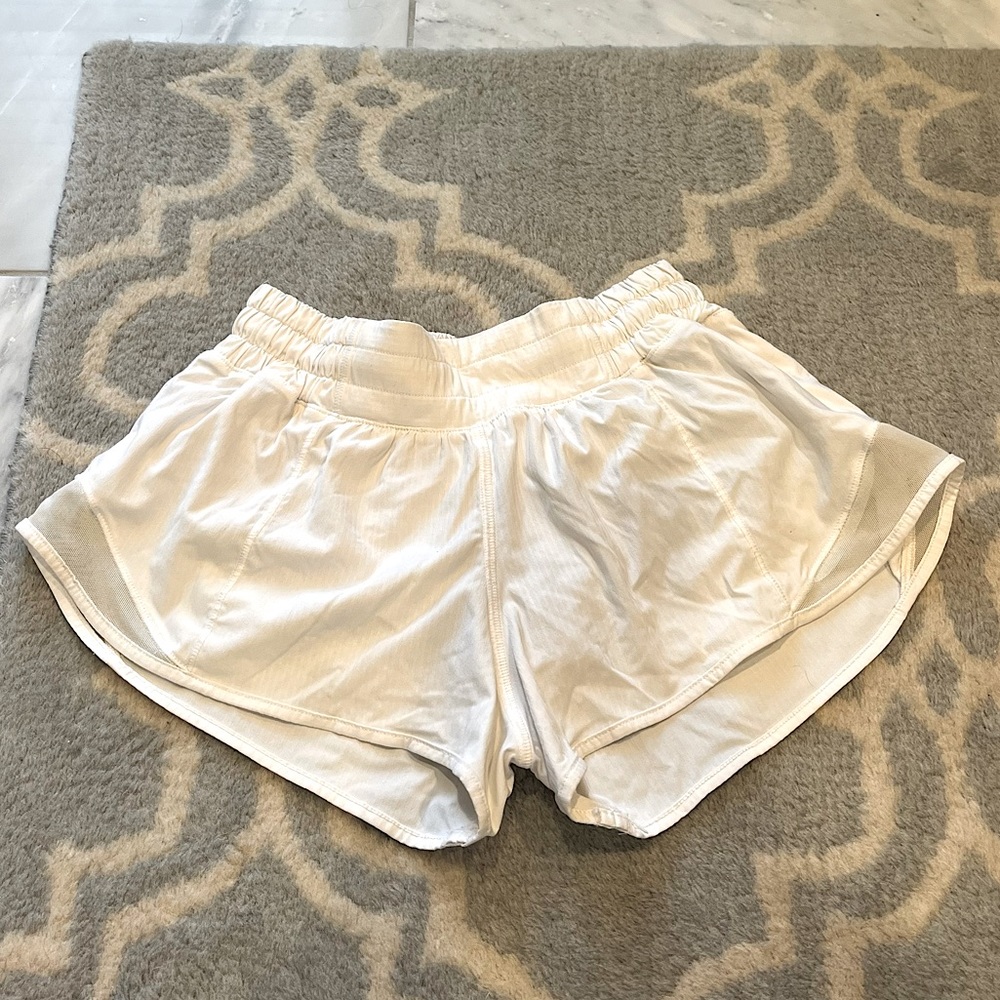White lululemon shorts